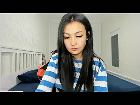 Missykitty01 online show from 10/23/25, 12:10