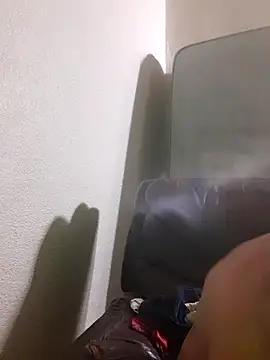 Snapshot of theDemente18 chatting on 11/21/25, 10:36 theDemente18 online show from 11/21/25, 10:36