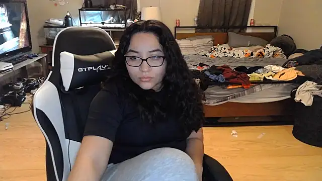 Elliewgfs online show from 12/15/24, 01:13