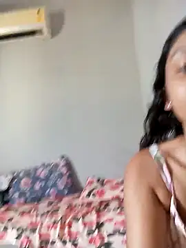 Snapshot of heleny901 chatting on 10/15/25, 07:58 heleny901 online show from 10/15/25, 07:58