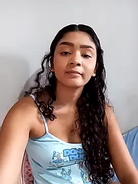 Snapshot of heleny901 chatting on 12/15/25, 08:02 heleny901 online show from 12/15/25, 08:02