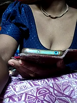 Snapshot of DARK_WINE_ chatting on 09/19/25, 06:37 DARK WINE online show from 09/19/25, 06:37