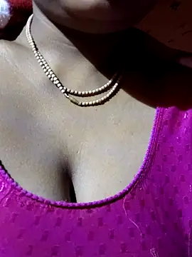 Snapshot of DARK_WINE_ chatting on 11/10/25, 10:42 DARK WINE online show from 11/10/25, 10:42