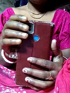 Snapshot of DARK_WINE_ chatting on 12/15/25, 07:34 DARK WINE online show from 12/15/25, 07:34