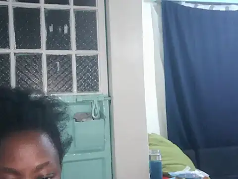 Snapshot of blue_ivy2211 chatting on 10/27/25, 10:47 blue ivy2211 online show from 10/27/25, 10:47