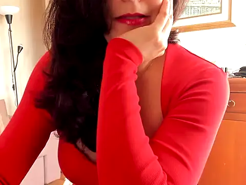 Snapshot of Evademarville chatting on 12/03/24, 11:44 Evademarville online show from 12/03/24, 11:44