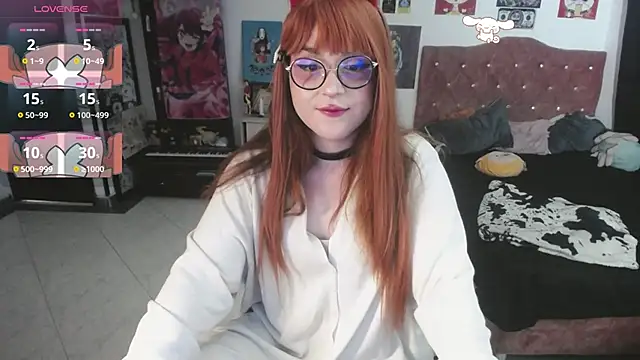 Snapshot of Avril2001 chatting on 12/30/24, 01:04 Avril2001 online show from 12/30/24, 01:04