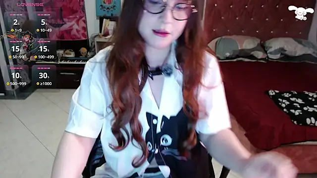 Snapshot of Avril2001 chatting on 02/07/26, 04:27 Avril2001 online show from 02/07/26, 04:27