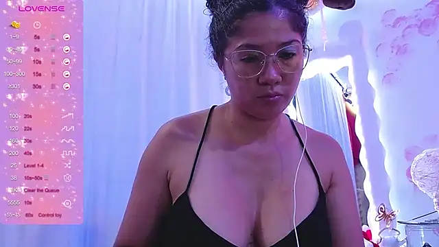 Snapshot of dainaflowers chatting on 10/06/25, 04:32 dainaflowers online show from 10/06/25, 04:32