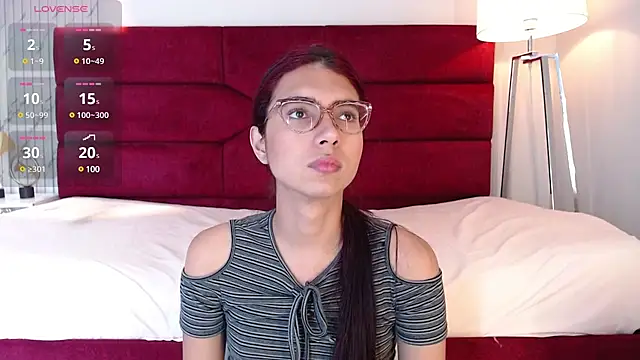 sara saenz99 online show from 01/24/25, 07:39