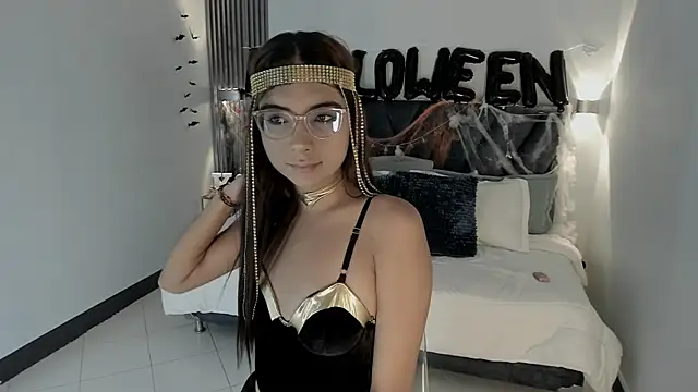 sara saenz99 online show from 10/31/25, 05:36