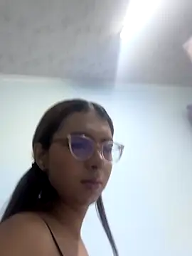 sara saenz99 online show from 11/01/25, 08:22