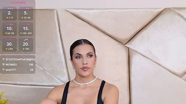 Camille Torres online show from 10/17/25, 03:14