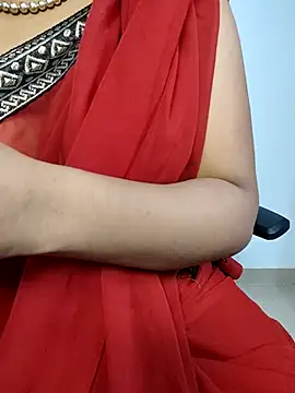 Snapshot of VR_here_4U chatting on 10/02/25, 06:15 VR here 4U online show from 10/02/25, 06:15