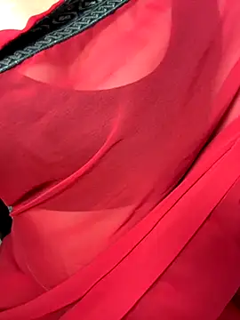 Snapshot of VR_here_4U chatting on 11/21/25, 01:54 VR here 4U online show from 11/21/25, 01:54