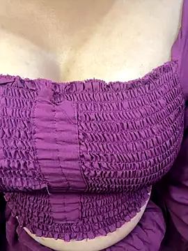 Snapshot of VR_here_4U chatting on 11/29/25, 05:38 VR here 4U online show from 11/29/25, 05:38