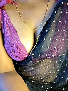 Snapshot of VR_here_4U chatting on 02/18/26, 03:52 VR here 4U online show from 02/18/26, 03:52