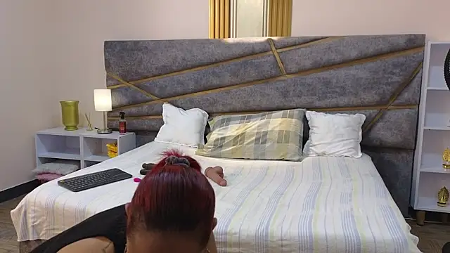 Julia Gomes online show from 03/04/25, 07:32