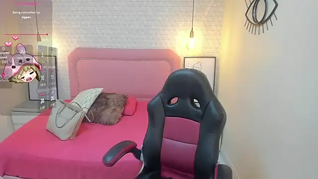 Kittytimberlake online show from 10/22/25, 12:05