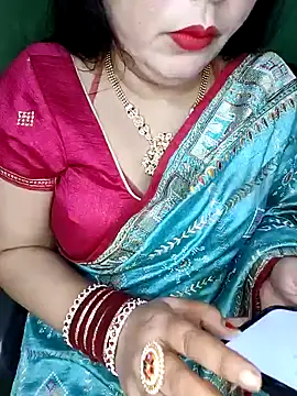 Snapshot of Pratibha_ji chatting on 01/11/25, 08:43 Pratibha ji online show from 01/11/25, 08:43