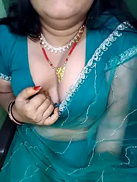 Snapshot of Pratibha_ji chatting on 03/07/25, 06:46 Pratibha ji online show from 03/07/25, 06:46