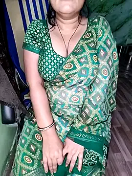 Snapshot of Pratibha_ji chatting on 10/16/25, 08:15 Pratibha ji online show from 10/16/25, 08:15