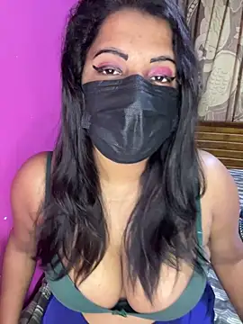 NOORA-GIRL online show from 11/07/25, 10:43