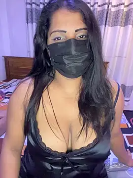 Snapshot of NOORA-GIRL chatting on 12/19/25, 01:45 NOORA-GIRL online show from 12/19/25, 01:45