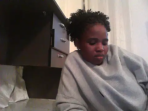 Snapshot of candybabe_ chatting on 07/17/26, 08:35 candybabe online show from 07/17/26, 08:35