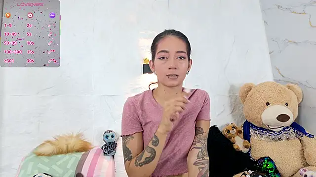 Snapshot of zorravioletta1 chatting on 09/18/25, 12:29 zorravioletta1 online show from 09/18/25, 12:29