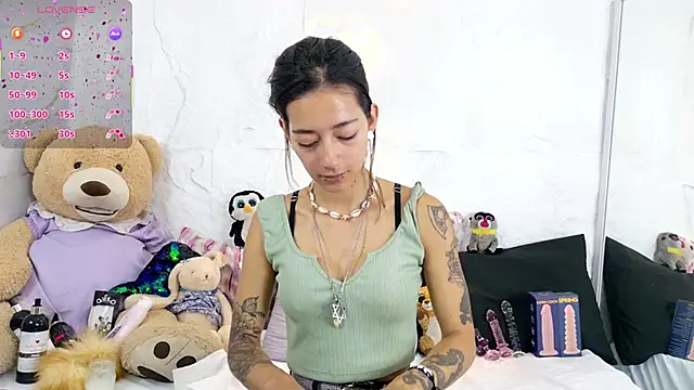 zorravioletta1 online show from 12/01/25, 12:32