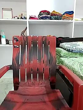 Snapshot of Swapna_143 chatting on 12/18/25, 05:02 Swapna 143 online show from 12/18/25, 05:02