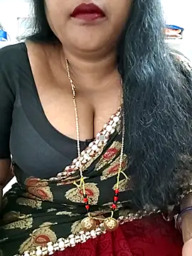 Snapshot of Swapna_143 chatting on 03/08/26, 03:43 Swapna 143 online show from 03/08/26, 03:43