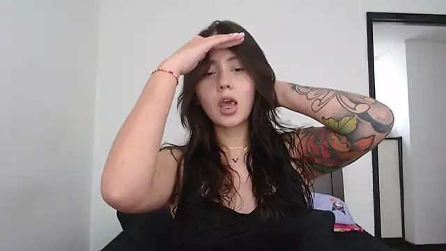 Snapshot of rebecca_collin chatting on 02/17/26, 03:08 rebecca collin online show from 02/17/26, 03:08