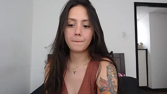 Snapshot of rebecca_collin chatting on 03/17/26, 03:48 rebecca collin online show from 03/17/26, 03:48