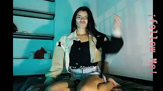 Snapshot of Nefera_16 chatting on 02/15/25, 01:31 Nefera 16 online show from 02/15/25, 01:31