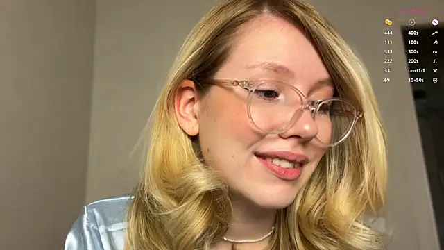 HoneyAudrey online show from 01/27/25, 01:37