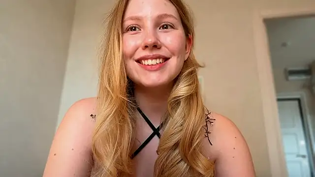 HoneyAudrey online show from 06/17/26, 02:03