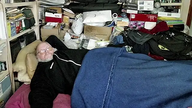 hadeszeuss2 online show from 12/21/24, 04:36