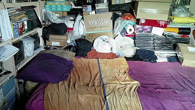 hadeszeuss2 online show from 10/13/25, 03:23