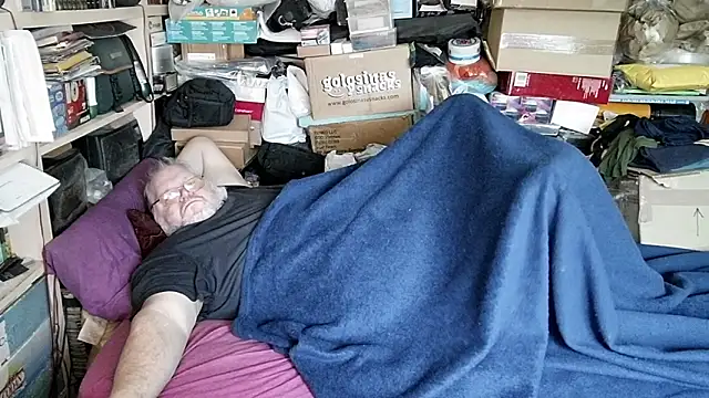 hadeszeuss2 online show from 12/14/25, 03:39