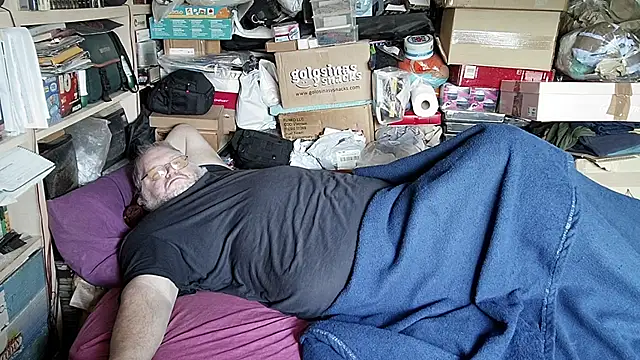 hadeszeuss2 online show from 12/19/25, 02:24