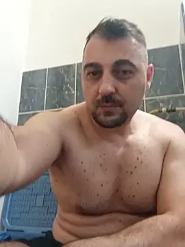 Snapshot of Mirkoxxx@xh chatting on 06/08/26, 05:35 Mirkoxxxxh online show from 06/08/26, 05:35