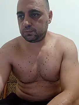 Snapshot of Mirkoxxx@xh chatting on 07/10/26, 06:54 Mirkoxxxxh online show from 07/10/26, 06:54