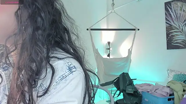 emma alice  online show from 03/13/25, 12:13