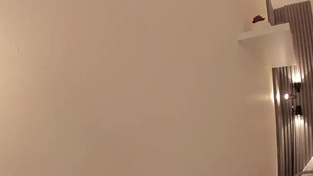 emma alice  online show from 11/19/25, 12:05