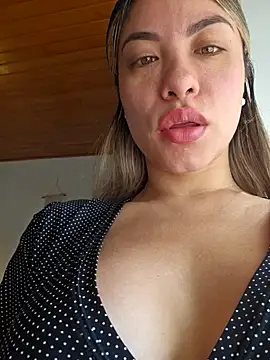 Karen San Miguel online show from 01/19/25, 05:07