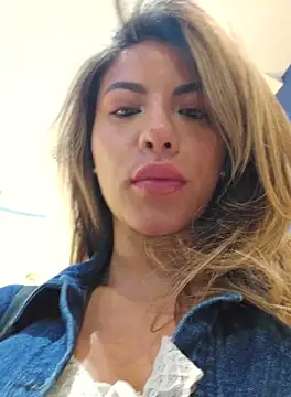 Karen San Miguel online show from 10/03/25, 07:22