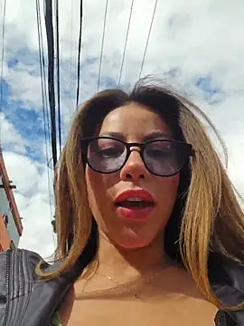 Karen San Miguel online show from 05/01/26, 08:13
