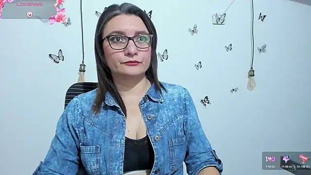 Snapshot of Amie_Adams82_ chatting on 12/03/25, 03:43 Amie Adams82 online show from 12/03/25, 03:43